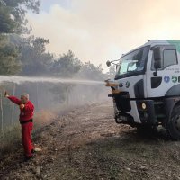 Büyükşehir, tüm ekipleriyle yangınla mücadele etti 