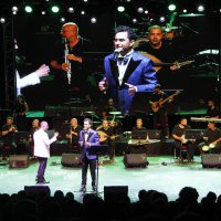 Bursa Festivali’nde Zeki Mürenli gece 