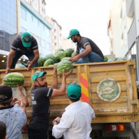 Büyükşehir hem çiftçiyi hem vatandaşı gülümsetti 