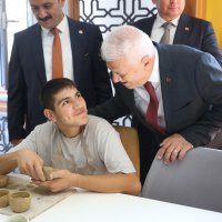 Başkan Bozbey, çocukların ilk ders zili heyecanına ortak oldu 