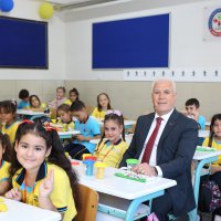 Başkan Bozbey, çocukların ilk ders zili heyecanına ortak oldu 
