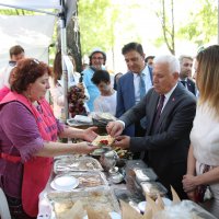 Bursa Gastronomi Festivali kortej yürüyüşüyle başladı 