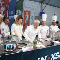 Gastronomi Festivali’nde ‘Bursa süt helvası’ rekor denemesi 