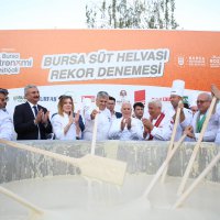 Gastronomi Festivali’nde ‘Bursa süt helvası’ rekor denemesi 