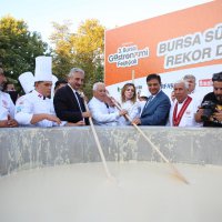 Gastronomi Festivali’nde ‘Bursa süt helvası’ rekor denemesi 