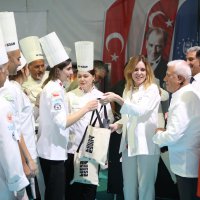 Gastronomi Festivali’nde ‘Bursa süt helvası’ rekor denemesi 