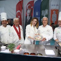 Gastronomi Festivali’nde ‘Bursa süt helvası’ rekor denemesi 