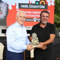 Başkan Bozbey mutfağa girdi, hünerlerini sergiledi 