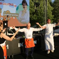 Başkan Bozbey mutfağa girdi, hünerlerini sergiledi 