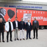 Cumhuriyet Tırı 29 Ekim coşkusunu Bursa'ya yayıyor 