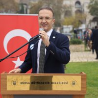 Diyabete dikkat çekmek için mavi balonlar gökyüzüne bırakıldı 