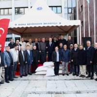 Büyükşehir’den çiftçilere destek 