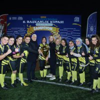 Başkanlık Kupası’nın sahibi ‘Amazonlar’ ve ‘Spor İşleri’ 