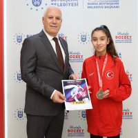 Şampiyon sporculardan Başkan Bozbey’e ziyaret 