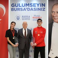 Şampiyon sporculardan Başkan Bozbey’e ziyaret 