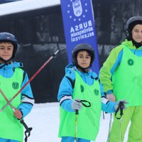 Uludağ’da öğrencilerin kayak heyecanı 