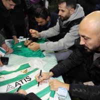 Bursaspor, ‘Yeni Yıl Meydanı’nda taraftarla buluştu 