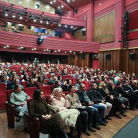 'Mavi gözlü dev' şiirlerle anıldı 