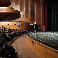 Sunay Akın ile ‘Mahya Işıkları’ 