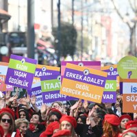 Kadınlar, düşledikleri dünyayı birlikte kurmak için yürüdü 