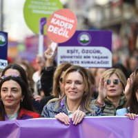 Kadınlar, düşledikleri dünyayı birlikte kurmak için yürüdü 