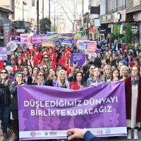 Kadınlar, düşledikleri dünyayı birlikte kurmak için yürüdü 