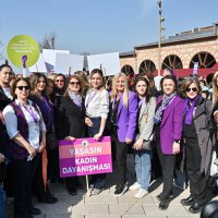 Kadınlar, düşledikleri dünyayı birlikte kurmak için yürüdü 