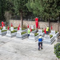 Büyükşehir’den şehitliklerde titiz çalışma 