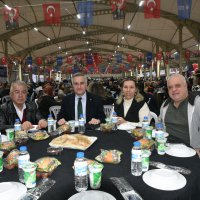 Başkan Bozbey, doğduğu mahallede iftara katıldı 