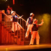 Bursa Şehir Tiyatrosu’nun ‘Kısa Süren Saltanat’ oyununa tam not 