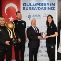 Şampiyon sporculardan Başkan Bozbey’e ziyaret 