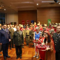 Bursa’da ‘özel askerler’ için kına eğlencesi 