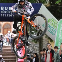 Bursa’da adrenalin dolu yarış nefes kesti 
