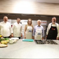 Başkan Mustafa Bozbey ve Seden Bozbey, obezite ile mücadele için mutfağa girdi 