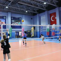 Kardeş Şehirler Voleybol Turnuvası başladı 