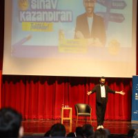 'Gri Koç', Bursalı gençlere sınav kazandıran taktikleri anlattı 