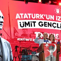 Bursa’da 19 Mayıs coşkusu ‘Mor ve Ötesi’ ile zirve yaptı 