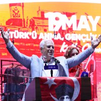 Bursa’da 19 Mayıs coşkusu ‘Mor ve Ötesi’ ile zirve yaptı 