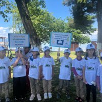 Minik gönüllülerden İznik’te sahil temizliği 