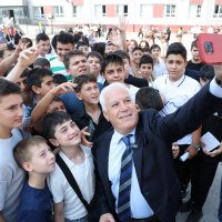 Başkan Bozbey, öğrencilerin karne sevincine ortak oldu 