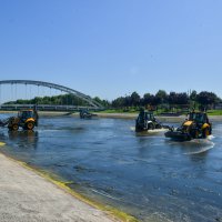 Büyükşehir Belediyesi’nden Hüdavendigar'da dere temizliği 