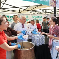 Büyükşehir aşure geleneğini sürdürüyor 
