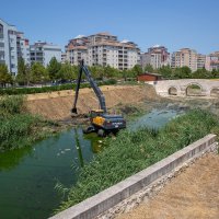Büyükşehir’den Ayvalı Dere’de temizlik ve ıslah çalışması 