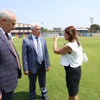 Büyükşehir, Mustafakemalpaşa İlçe Stadı’nı sil baştan yeniledi 