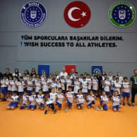 Yaz Spor Okulları'nda çocuklar sertifikalarına kavuştu 