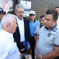 Kahraman güvenlik görevlisine Başkan Bozbey’den tebrik 