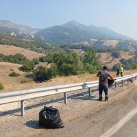 Büyükşehir’den yangın bölgelerinde çevre temizliği 