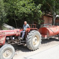 Başkan Bozbey’den fedakar çiftçiye teşekkür 