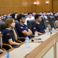 Stajyerler oryantasyon eğitiminde 