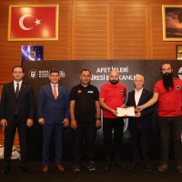 Başkan Bozbey’den alev savaşçılarına teşekkür 